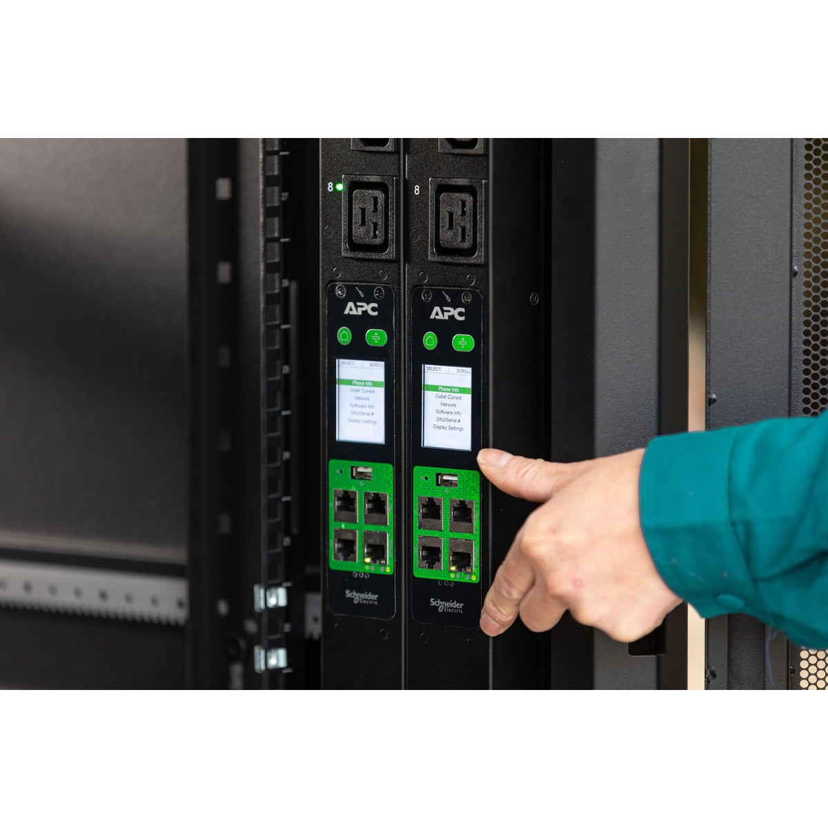 APC Easy PDU Metered 1U 16A 230V (8)C13, image 2